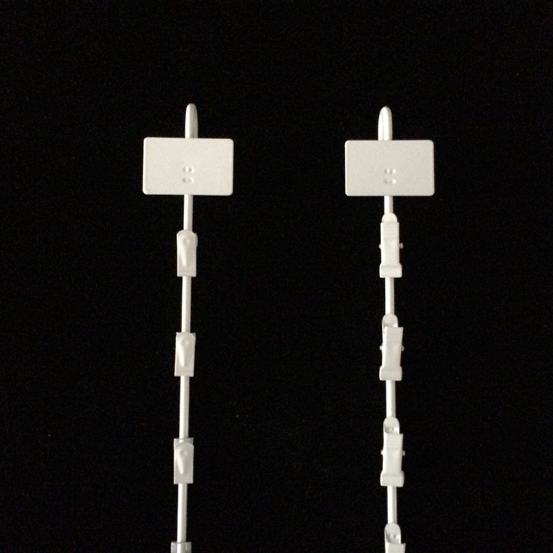 store displaying metal clip strip EGHS0119